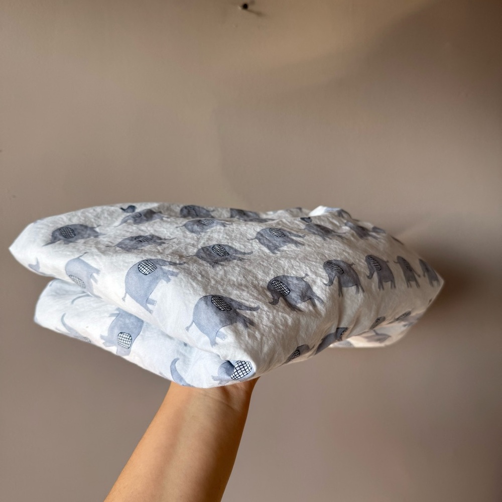 Pottery Barn‎ Kids 100% Organic Cotton Gray Elephant Fitted Crib Sheet